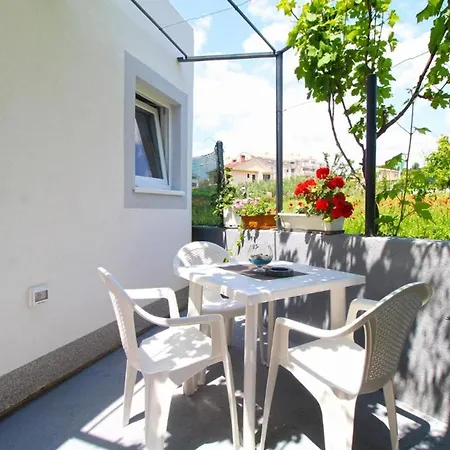 Cozy With Patio And Parking * Fazana