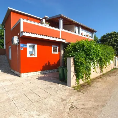Cozy With Patio And Parking Apartment Fazana